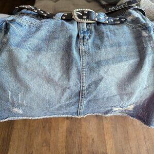 Womens Apt. 9 Jean Skirt with belt Size 6